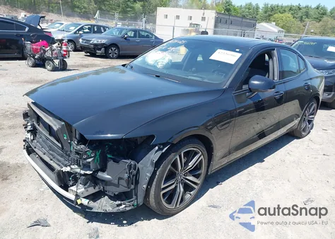 2019 Volvo S60 Hybrid T8 R-Design from USA, damaged, VIN 7JRBR0FM2KG018066